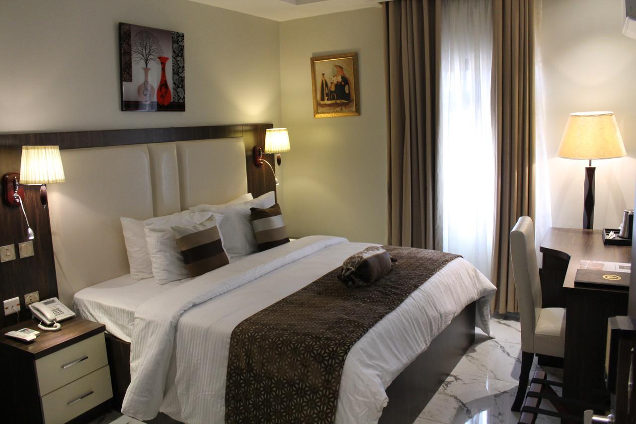 De Santiago Milan Hotel Lagos Exterior photo